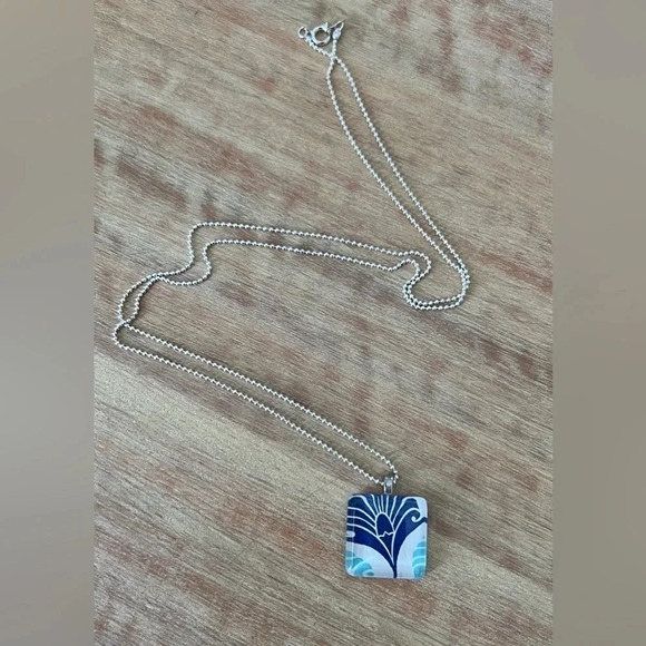 glass tile and Japanese chiyogami pendant necklace - Picture 4 of 7
